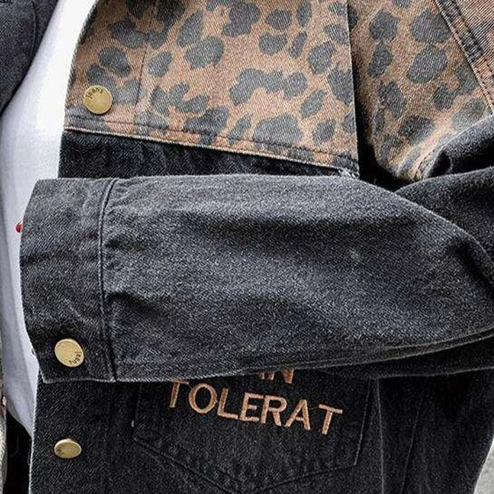 Leopard patch inscribed denim jacket
