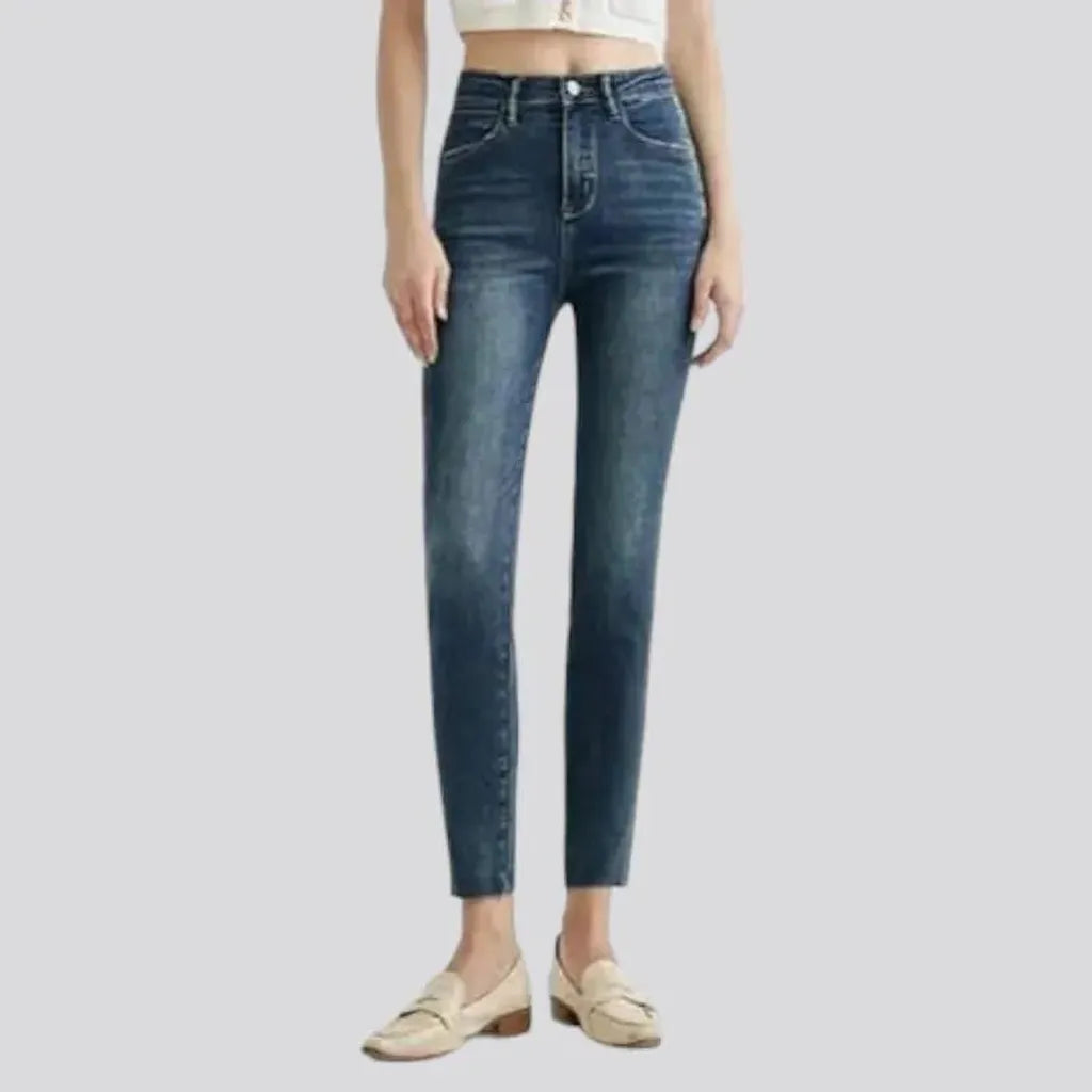 Sanded women's skinny jeans