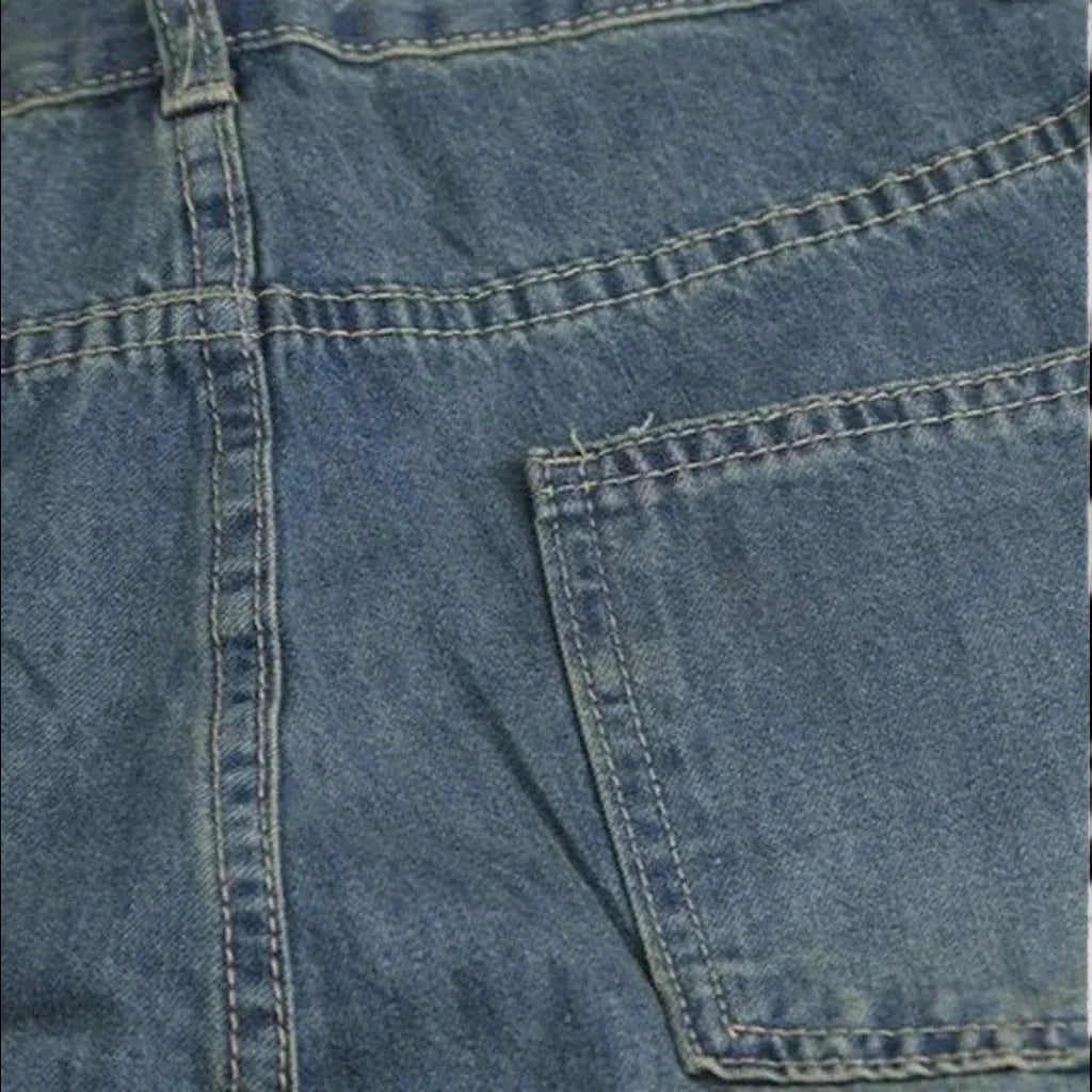 Medium wash women's 90s jeans