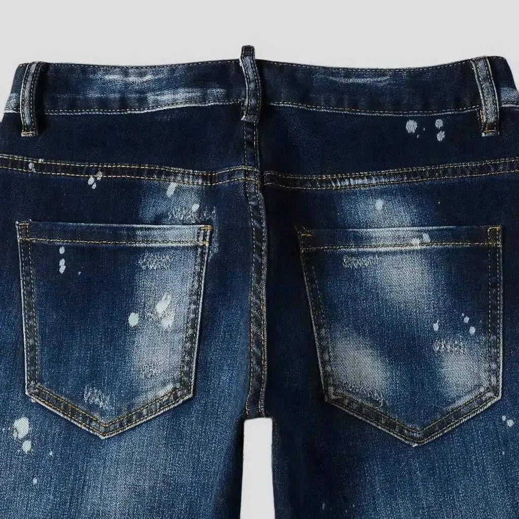 Dark-wash men's grunge jeans