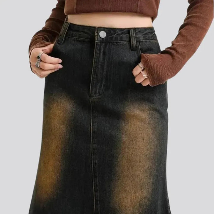 Fashionable raw hem denim skirt