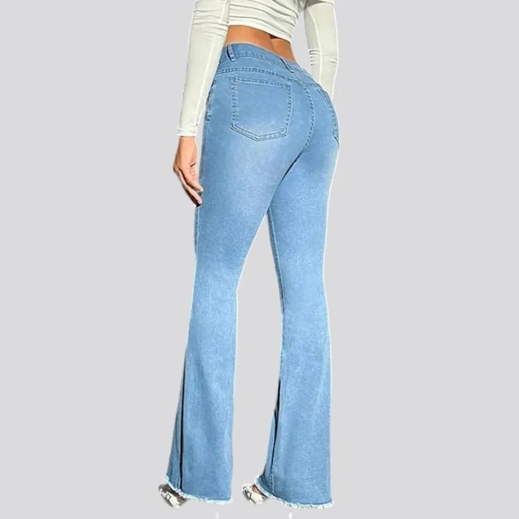 Light-wash low-waist jeans
 for ladies