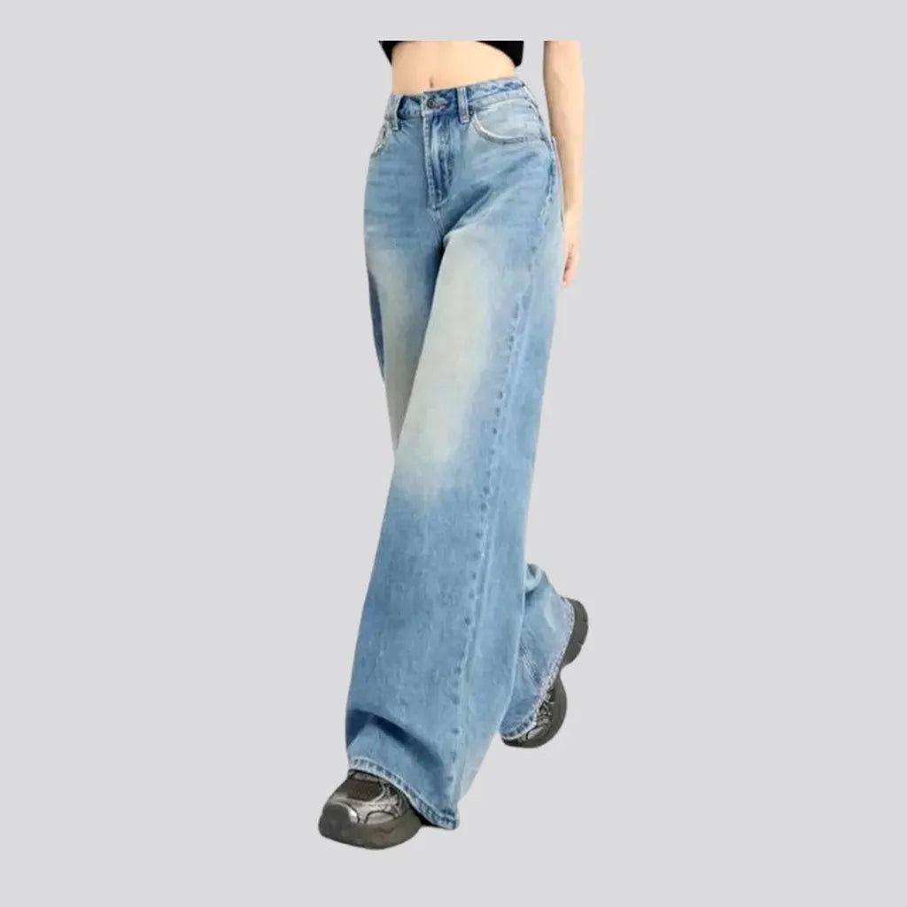 Mid-waist women's vintage jeans