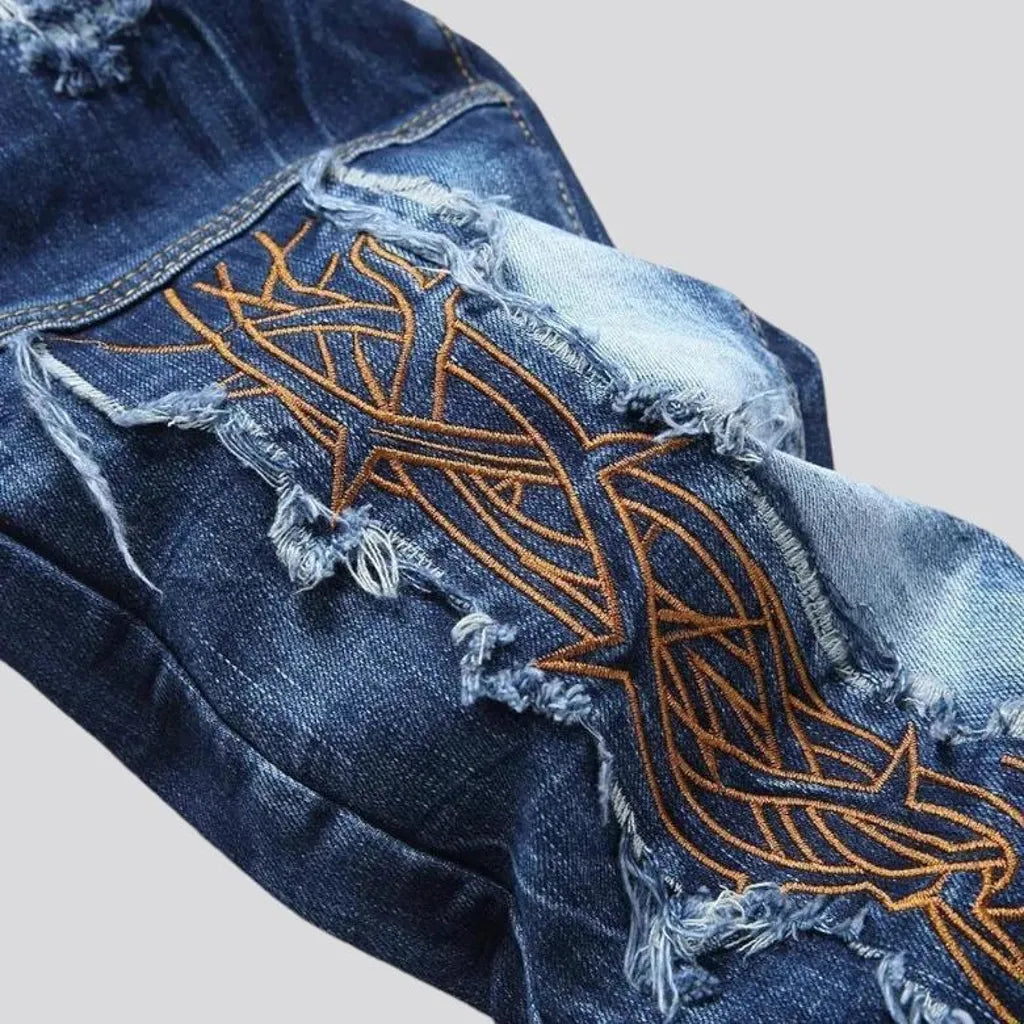 Stylish embroidered distressed men's jeans