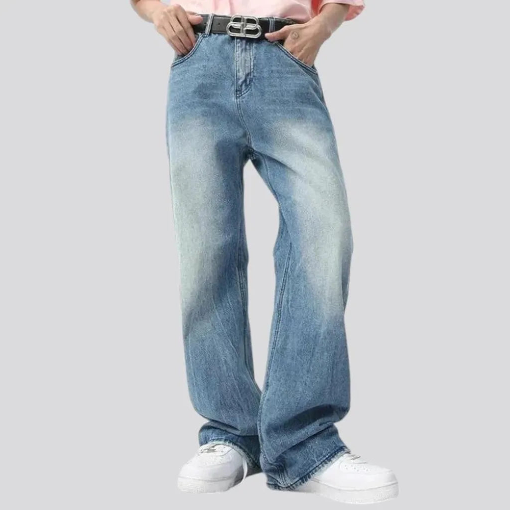 Whiskered mid rise casual jeans for men