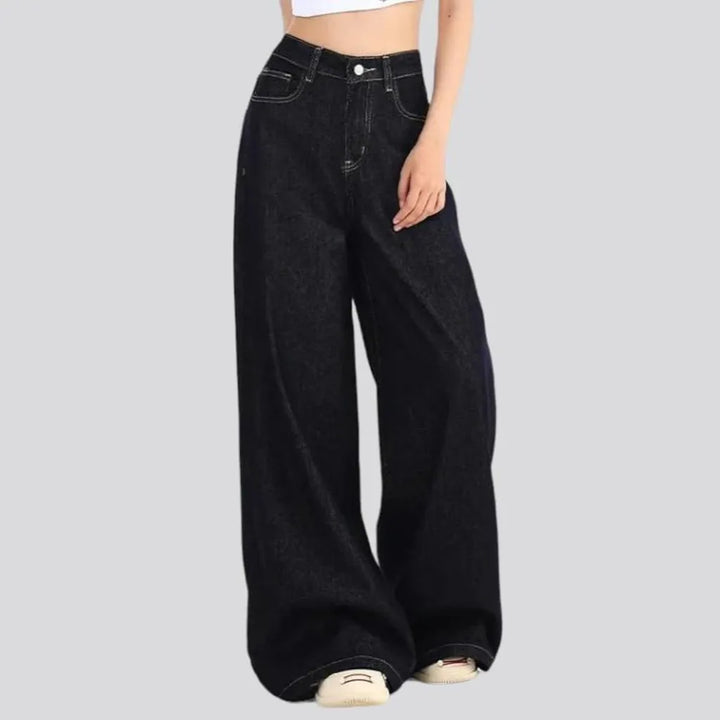 Floor-length monochrome jeans
 for women