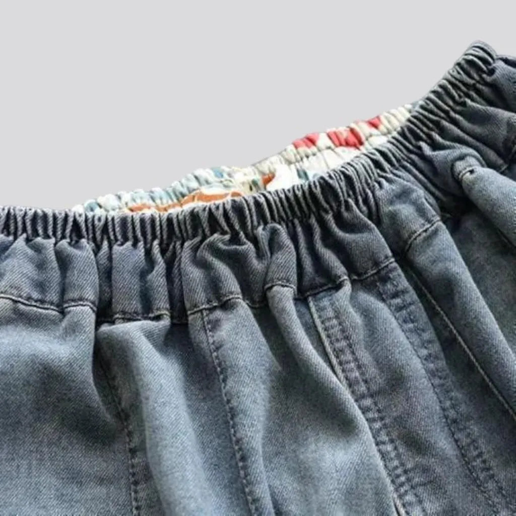 Light-wash sanded denim pants
 for ladies