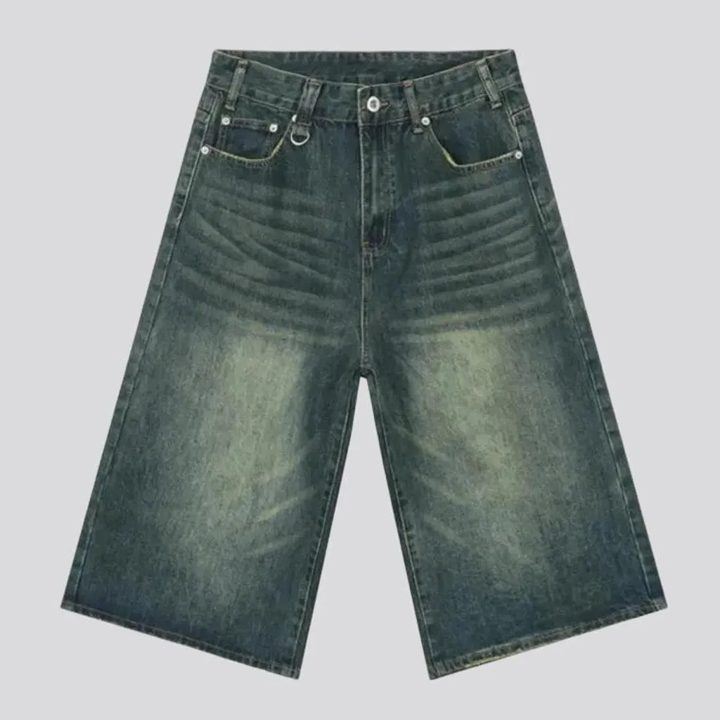 Stylish mid-rise men's jean shorts