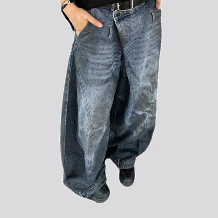 Multi-layered mid rise 90s men's jeans