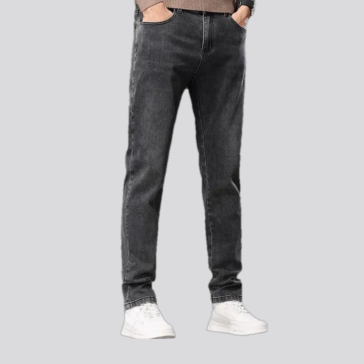 Slim-fitting mid-rise men's jeans