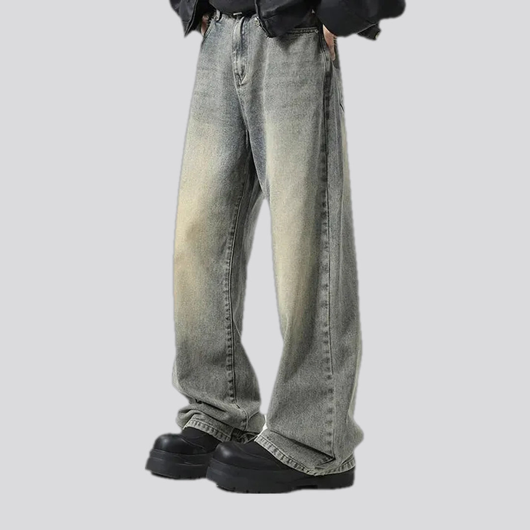 Stonewashed 90s street style jeans for men