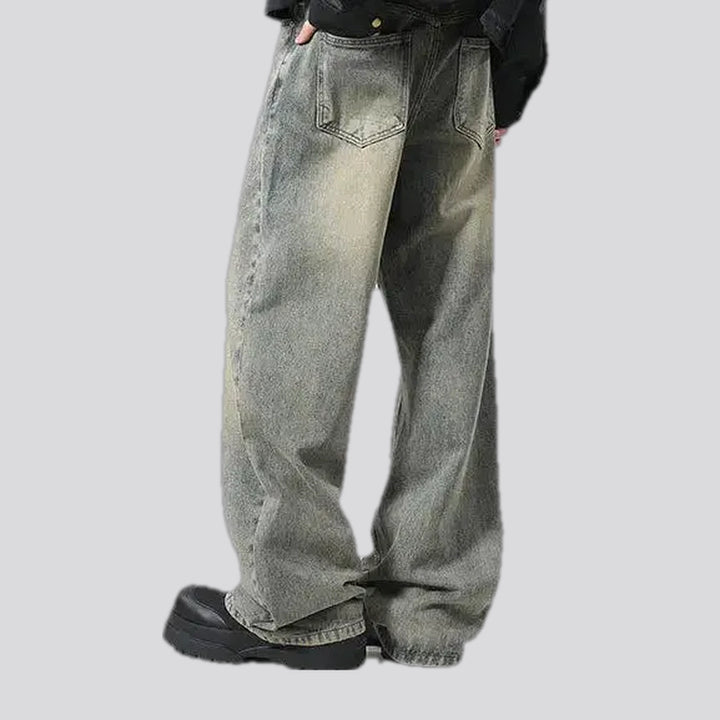 Stonewashed 90s street style jeans for men