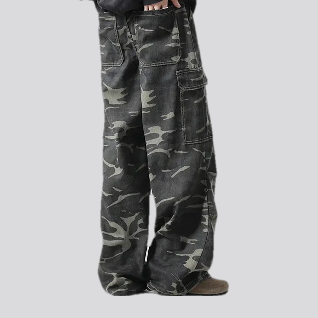 Camouflage mid rise denim pants for men