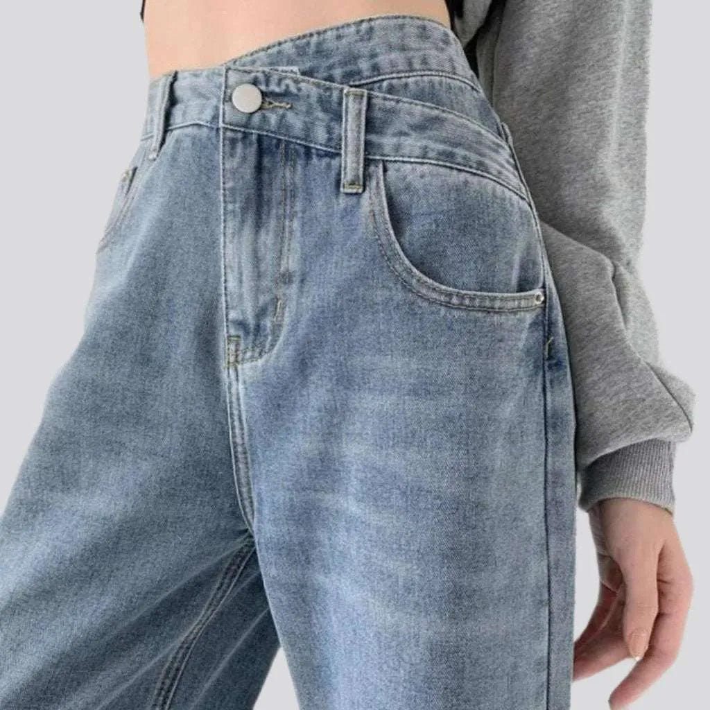Wide-leg women's stonewashed jeans