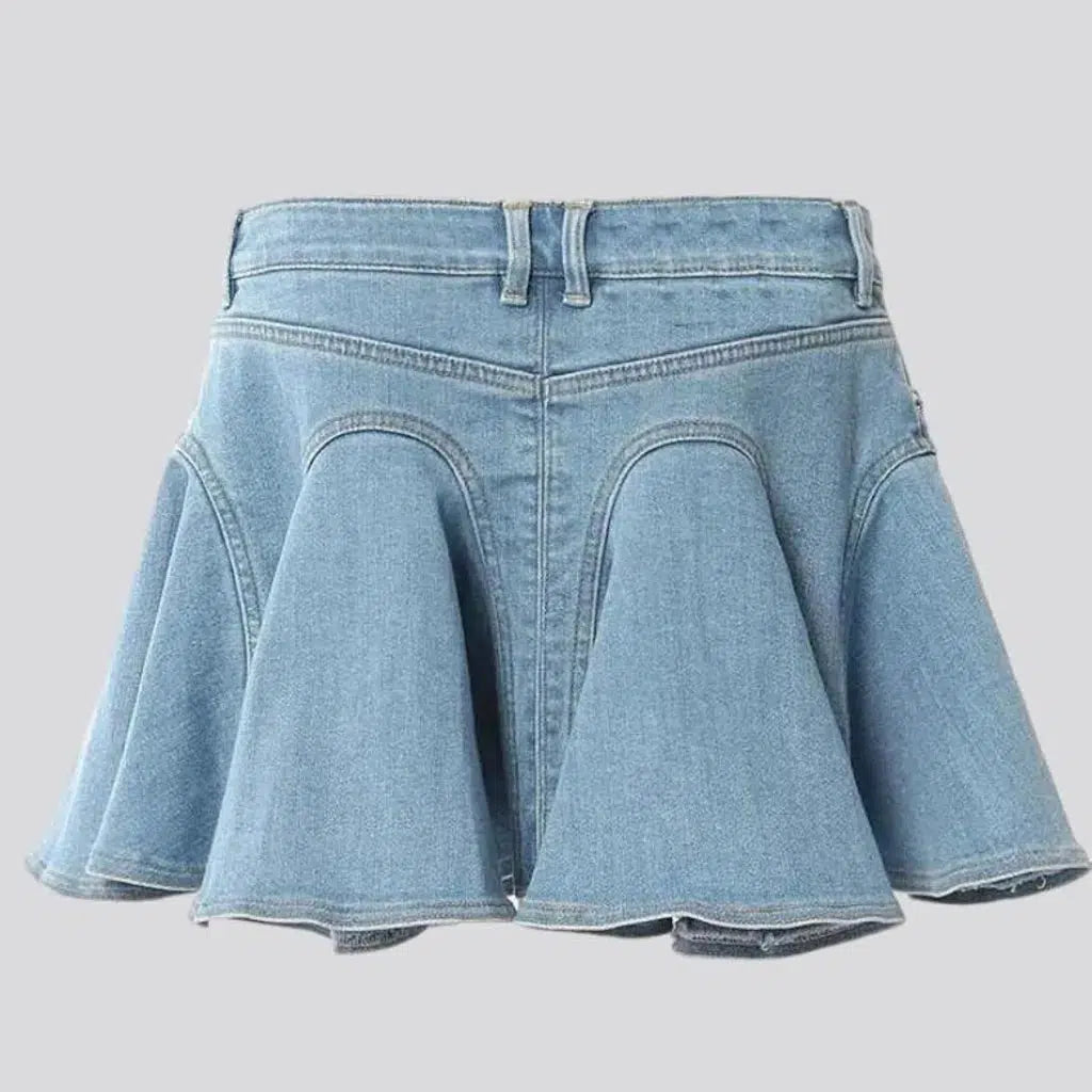 Light-wash 90s women's jean skort