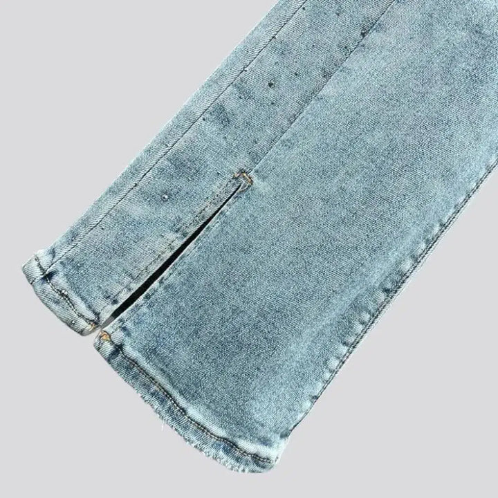 Light-wash women's slit-hem jeans