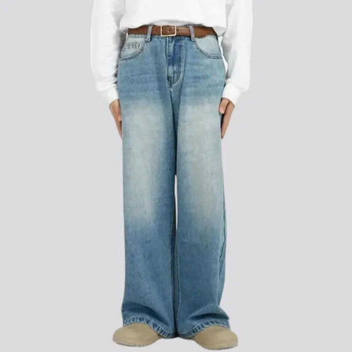 90s men's light-wash jeans