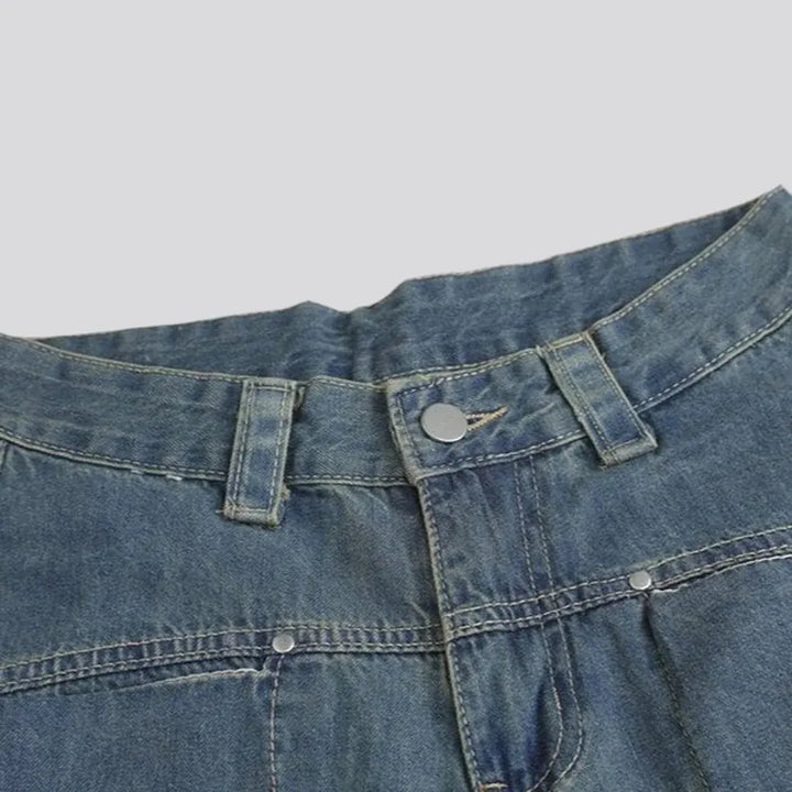 Medium wash women's 90s jeans