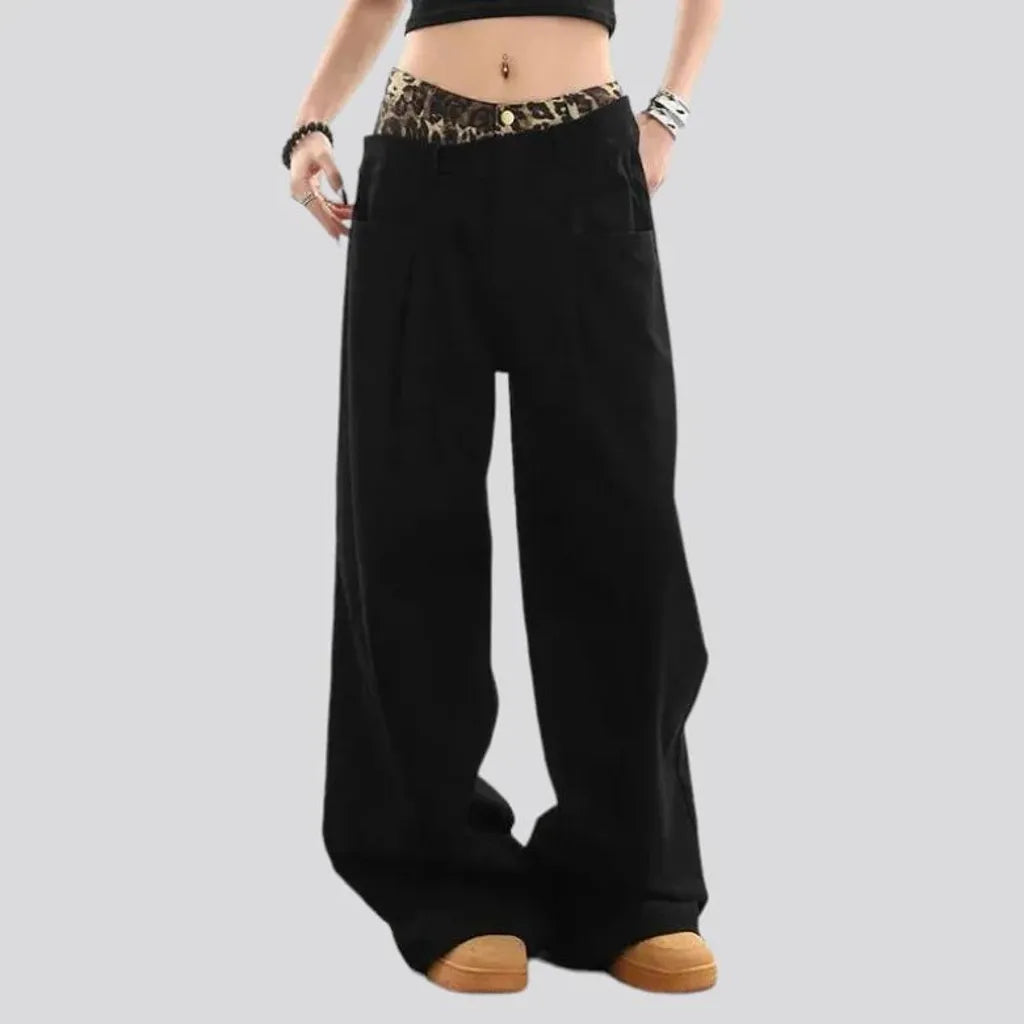 Monochrome mid-waist jeans