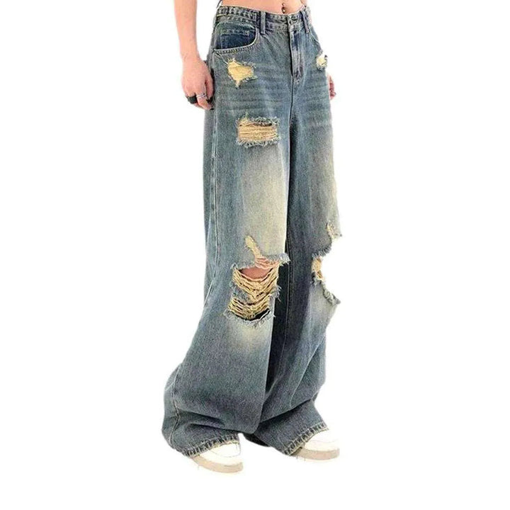 Distressed sanded jeans
 for women