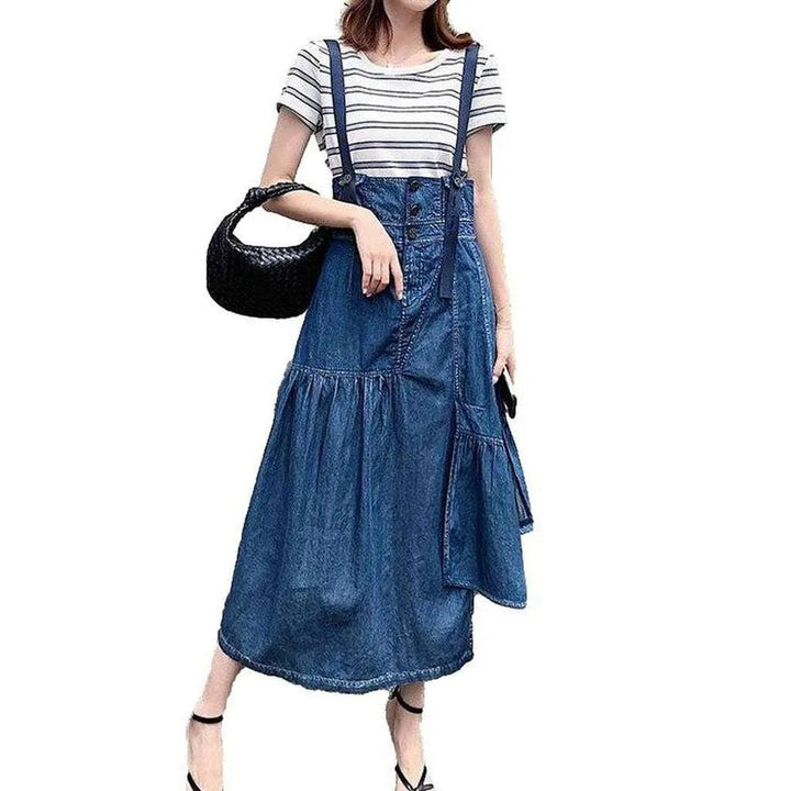 Fashionable long denim skirt