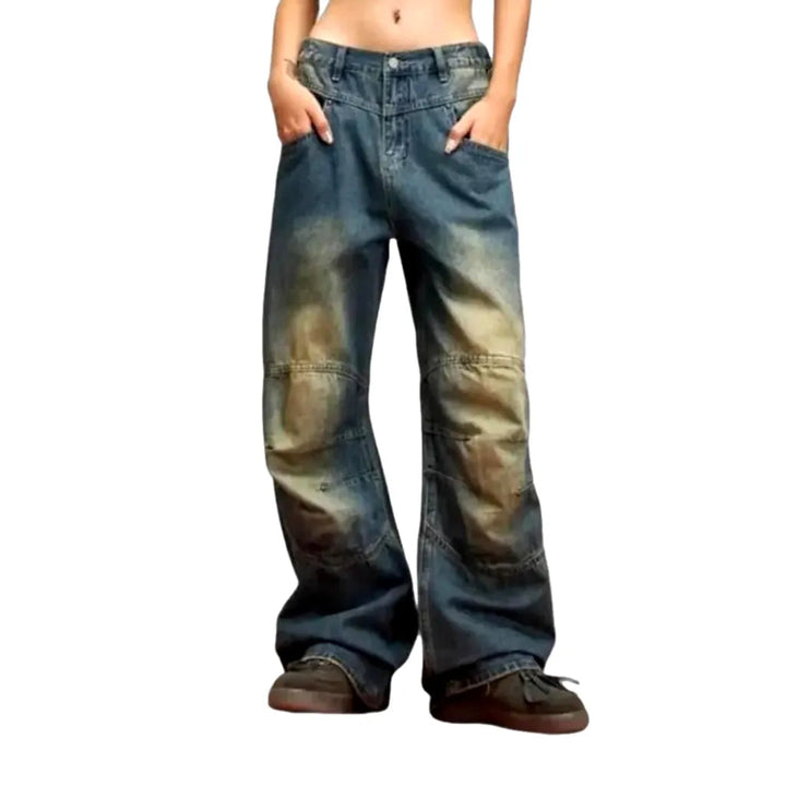 Floor-length low-waist jeans