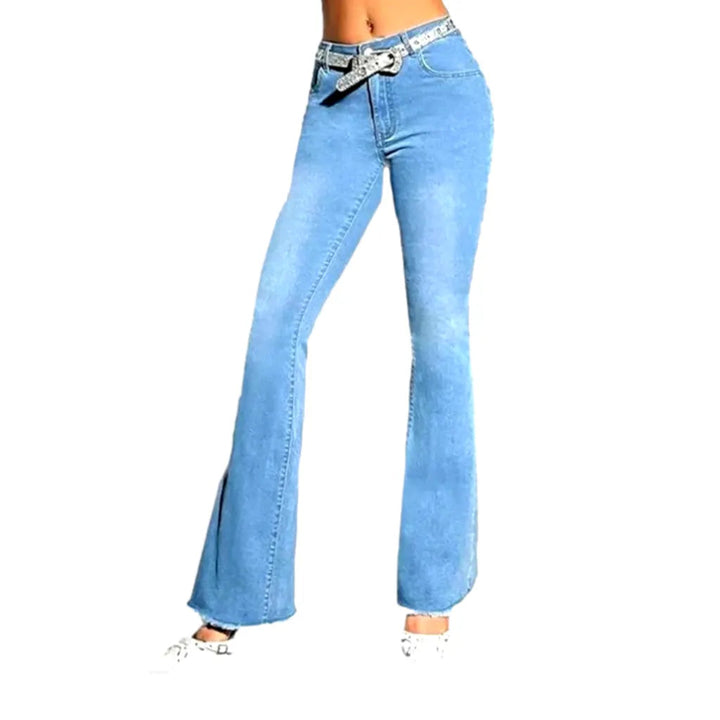 Light-wash low-waist jeans
 for ladies