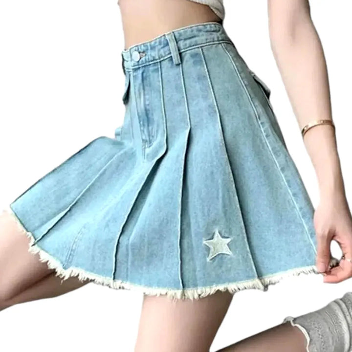 Light-wash women's denim skort