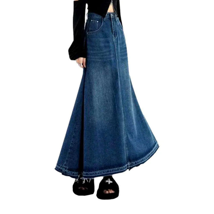 Sanded raw hem women's jeans skirt