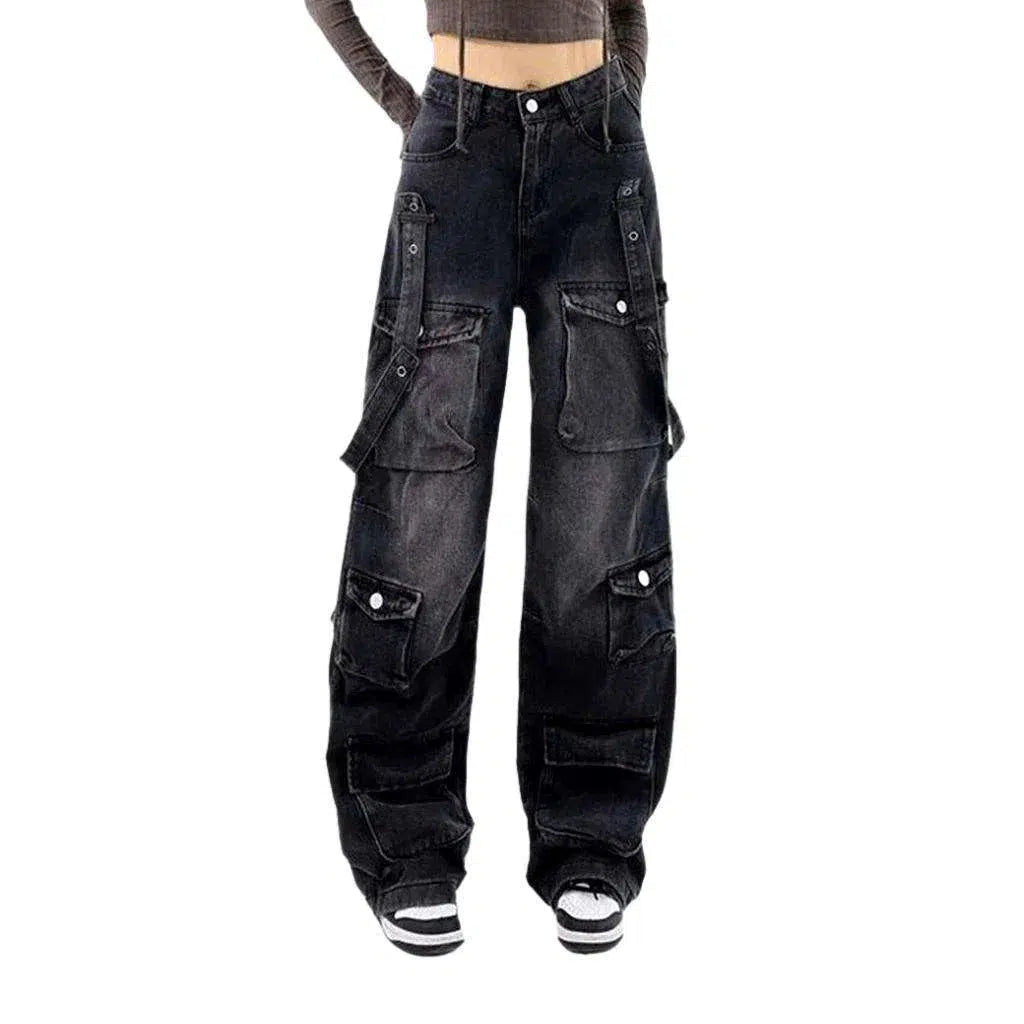 Voluminous pockets women's black jeans