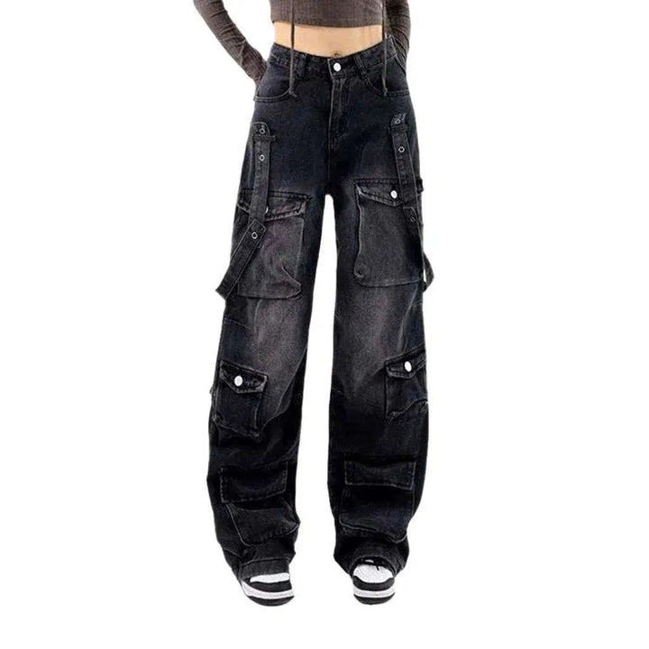 Voluminous pockets women's black jeans